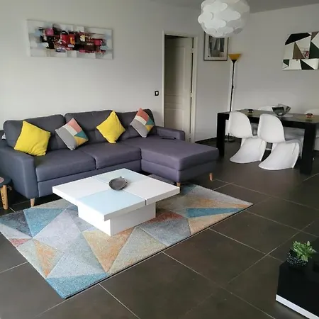 Apartment Privee 3 *