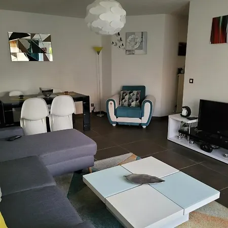 Apartament Privee 3 *